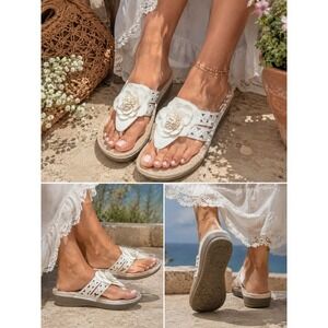 Boho Beach Cliffs White Mountain White Floral Wedge Rhinestone 9M Thong Sandals